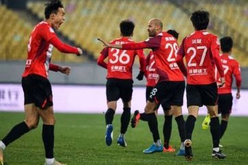 成都蓉城一胜封王！海港客战国安争胜