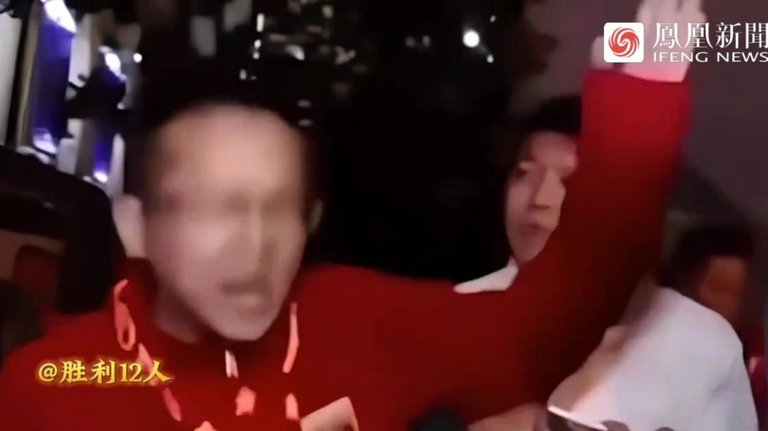 中国足球的衰落：资本、权力与制度性的困境