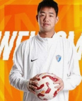 宿茂臻：阿尔瓦罗明天能否出场待定，云南玉昆进攻火力很强