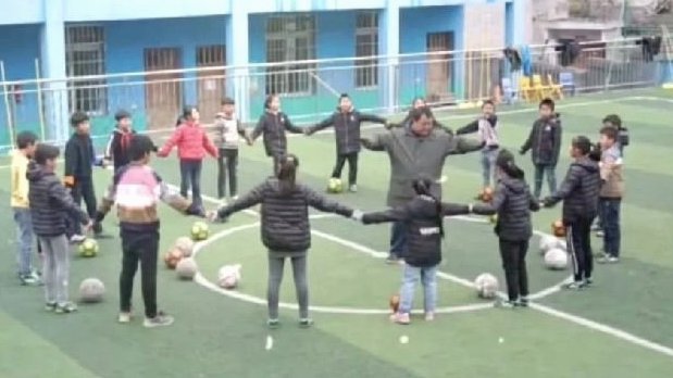 莱奥ins：女孩们，世界杯结束了，你们可以不用假装懂足球了18650