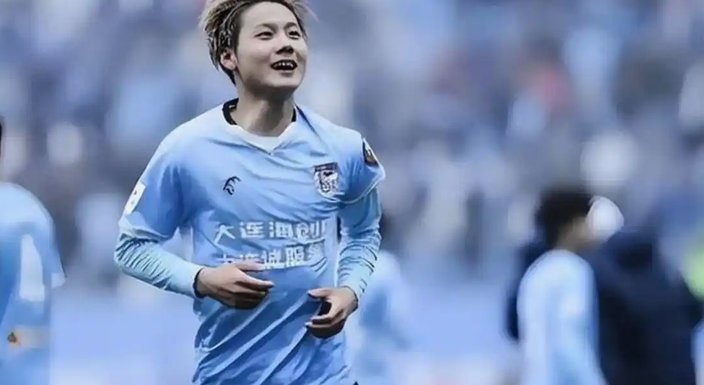 大连英博门将王晓峰上调一线队