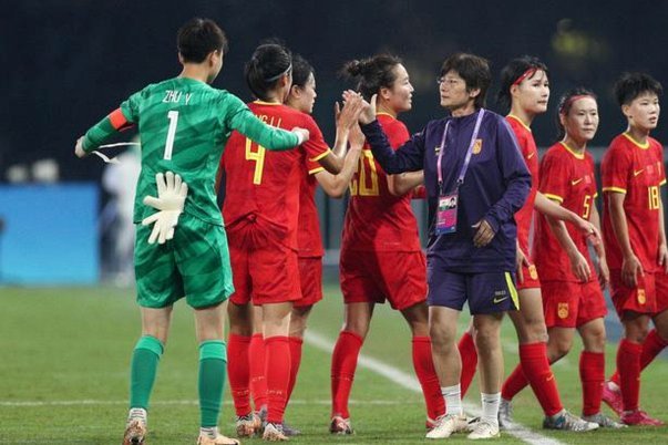 吴澄舒加盟法国南特女足